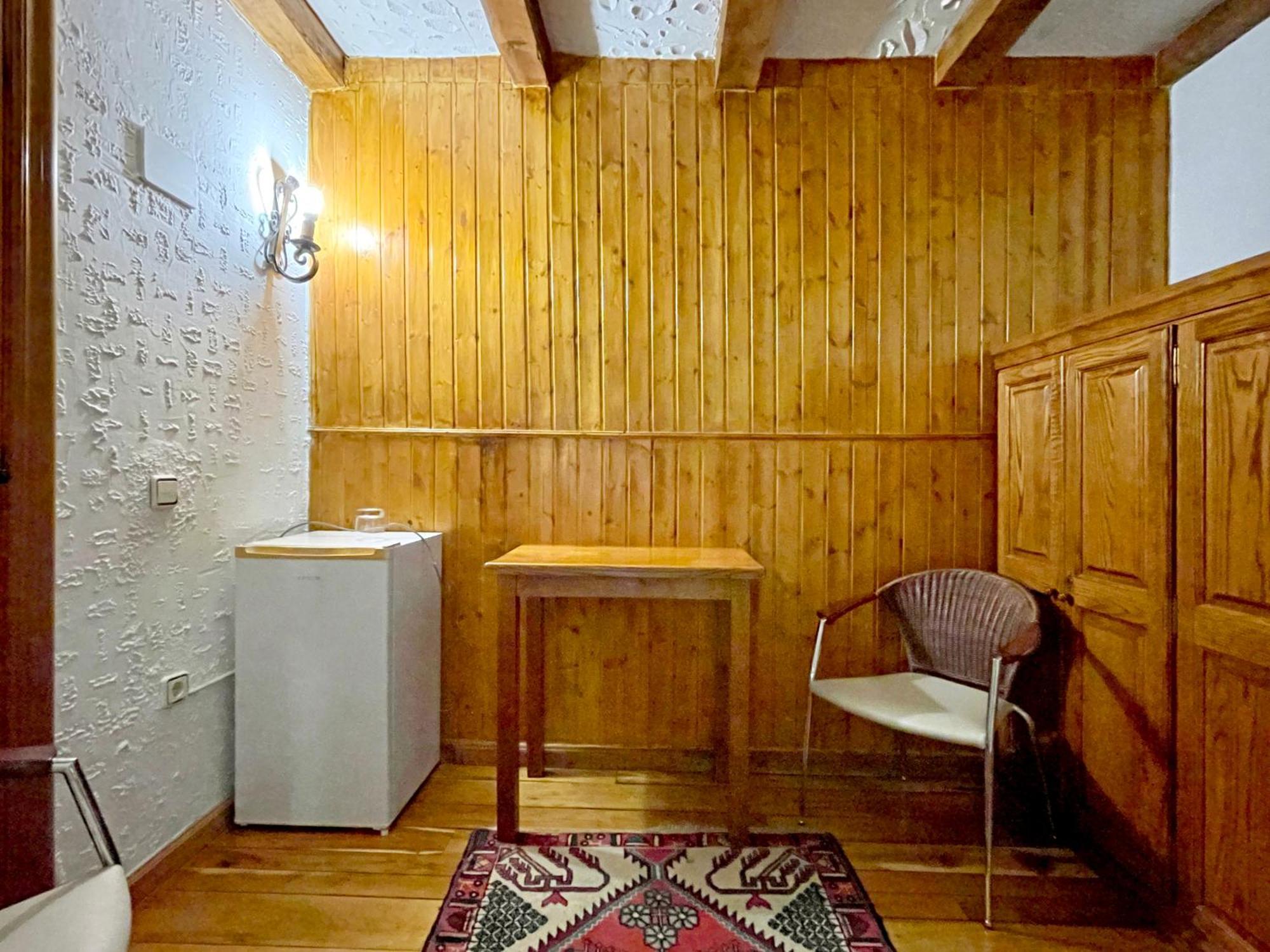 Hotel Peruskenea Хаунсарас Экстерьер фото