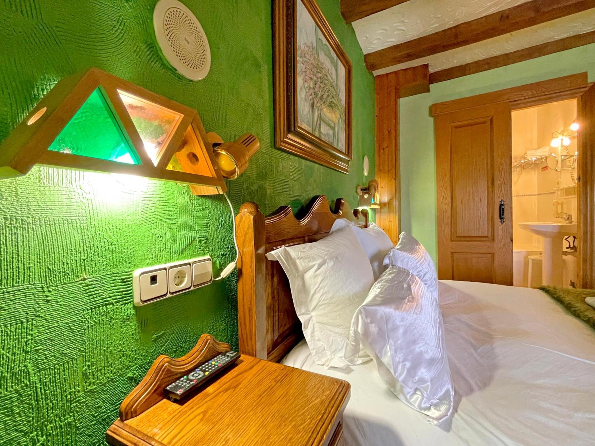 Hotel Peruskenea Хаунсарас Экстерьер фото